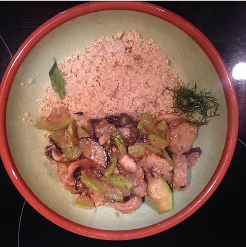 Poulet grillé, quinoa et légumes rôtis