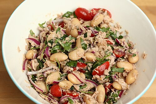 Salade de haricots blancs, thon et persil
