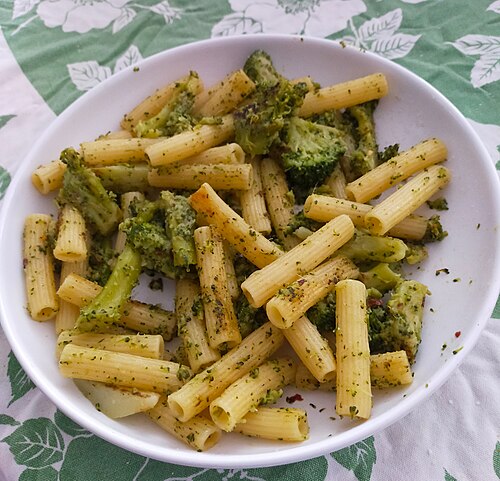 Pâtes au brocoli, ail et citron