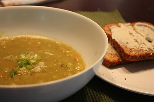 Soupe de pois cassés aux carottes