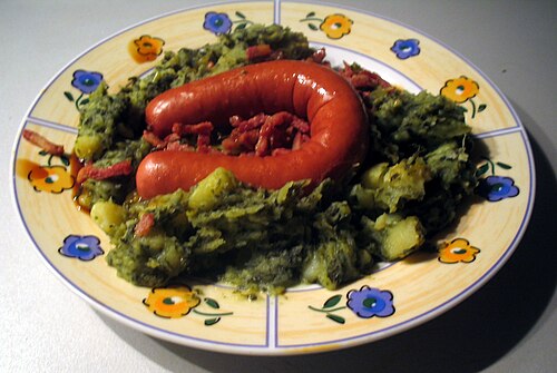 Potée de chou, carottes et saucisse